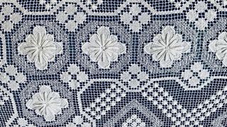 Tovaglia quadrata anni '60 in pizzo filet