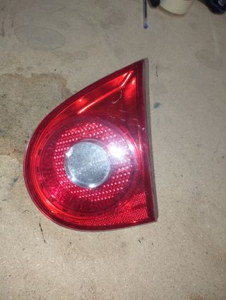 Piloto portón trasero derecho VW Golf V (1K1) 1K69