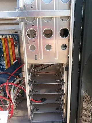 Caja Torre PC Servidor Antigua.