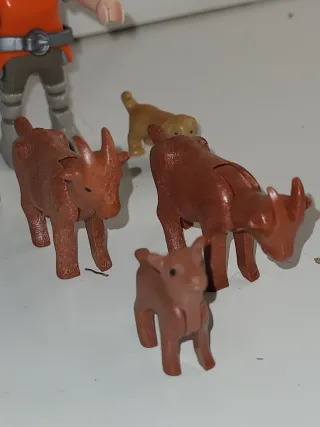 Lote 70. Cabrera playmobil