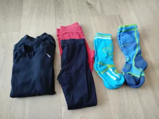 Ropa de esquí niño y calcetines talla 4-6 años