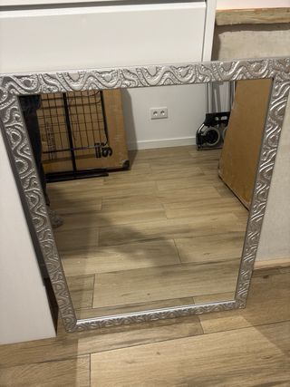 Espejo Marco Plateado Decorado