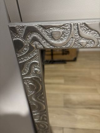 Espejo Marco Plateado Decorado