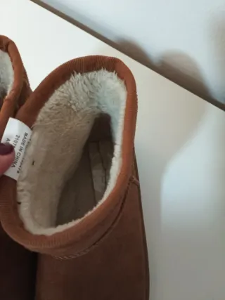 Botitas de ante con forro interior, talla 33-34
