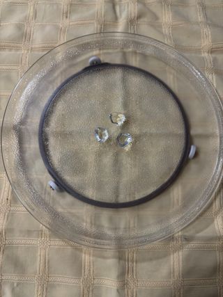 Plato de cristal para microondas y ruedas de sopor