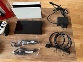 Nintendo Switch OLED Blanca y Negra