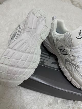 New Balance Mujer Talla 37 Gris/Blanco