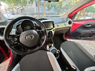 Toyota Aygo Automático 2017. Impecable