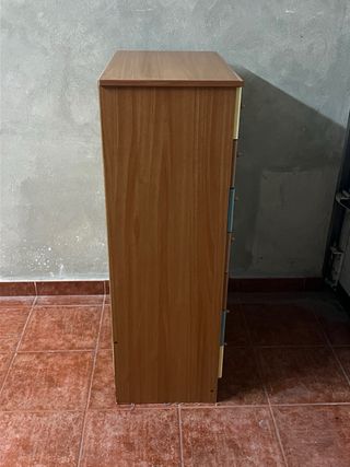 Cajonera de madera con 7 cajones