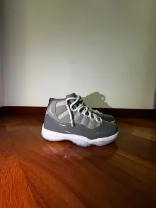 Jordan 11 Gris Talla 41