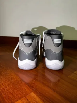 Jordan 11 Gris Talla 41