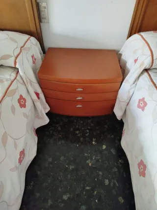 Mesitas de noche. 2 unidades. SOLO HASTA 2/01