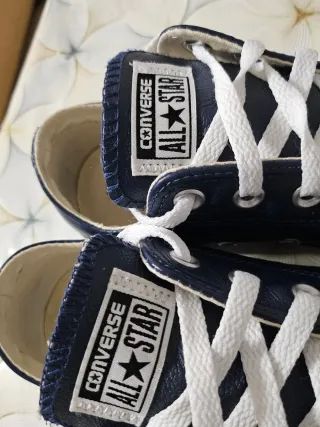 Zapatillas Converse Azul Marino en piel.