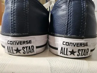 Zapatillas Converse Azul Marino en piel.