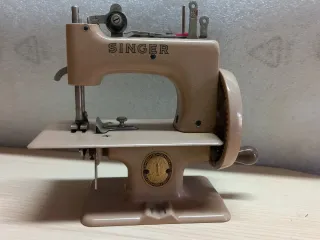 Macchina da cucire Singer vintage