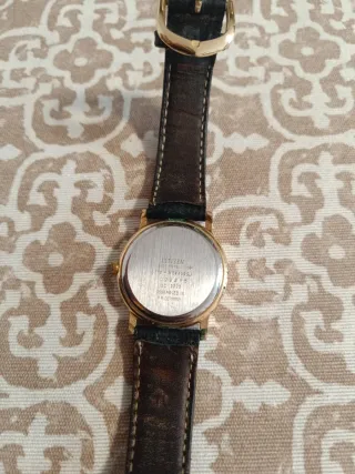 Reloj Citizen Cuarzo Dorado