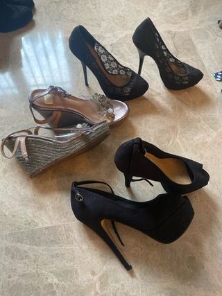 Lote de zapatos de tacón, cuñas y zapatillas