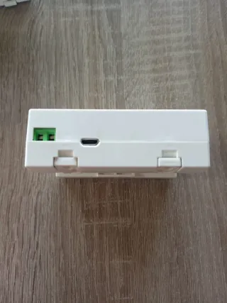 Módulo Relé WiFi 4 Canales Tuya Disponible 3 más.