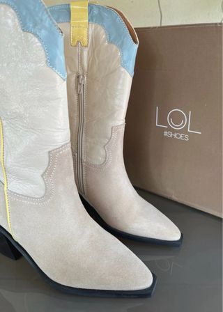 Botas camperas piel beige y azul T38
