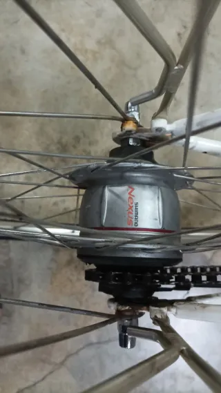 Bicicleta Fuji Cambridge Blanca