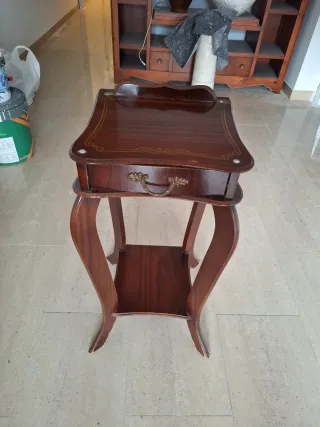 Mesita auxiliar vintage de madera