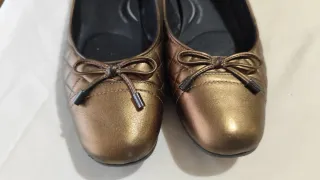 Manoletinas Geox doradas acolchadas Zapatos mujer