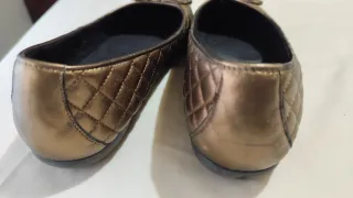 Manoletinas Geox doradas acolchadas Zapatos mujer