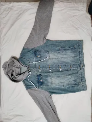 Chaqueta vaquera con capucha hombre