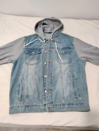 Chaqueta vaquera con capucha hombre