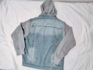 Chaqueta vaquera con capucha hombre