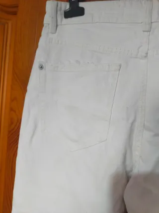 Pantalones vaqueros blancos rotos Talla 38