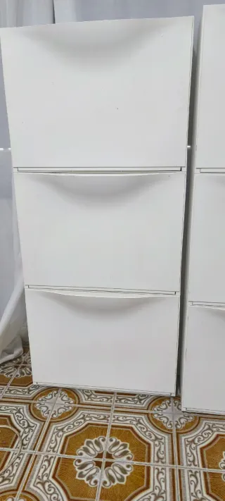 Zapatero blanco de plástico