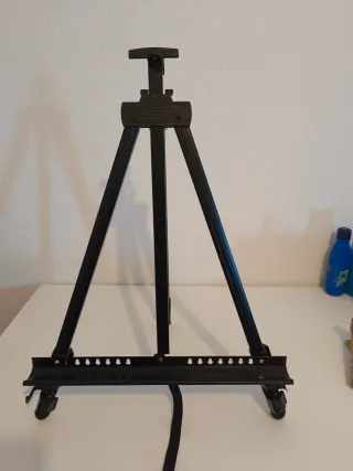 Caballete metálico para pintar. Nuevo a estrenar.