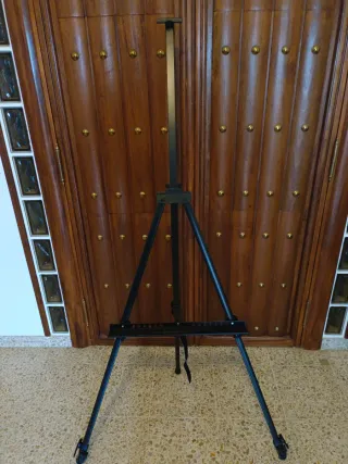 Caballete metálico para pintar. Nuevo a estrenar.
