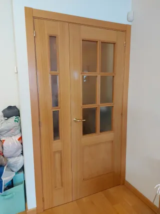 Puertas de madera y cristal