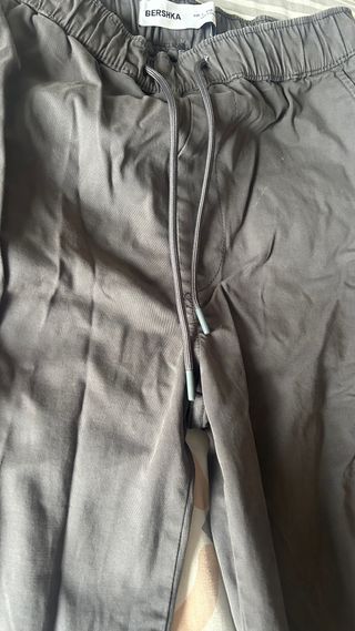 Pantalón cargo gris