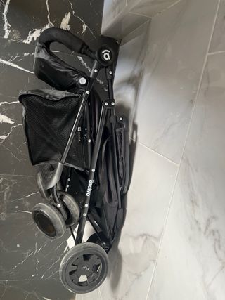 Carro de paseo negro