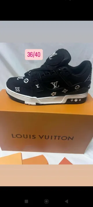 Conjunto Nike Sudadera Rosa y Mallas Negras