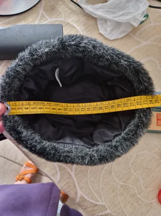 Cappello OVS nero e grigio con pelliccia