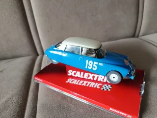 Scalextric Citroen DS 21 195 Azul