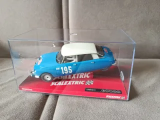 Scalextric Citroen DS 21 195 Azul