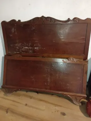 Cabecero y pie de cama de madera