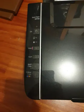 Impresora Epson Negra con cartuchos nuevos