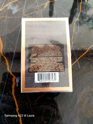 Rogue by Rihanna Eau de Parfum Spray 30ml nuovo