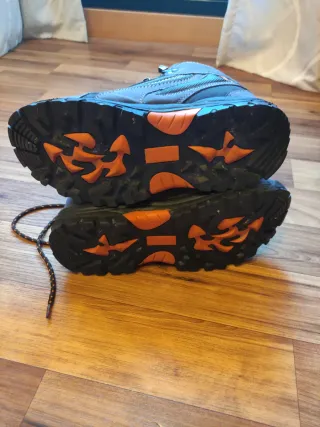 Botas montaña niño talla 38