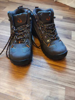 Botas montaña niño talla 38