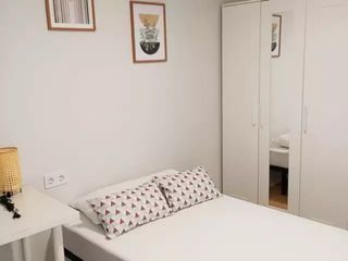 Se alquila habitación