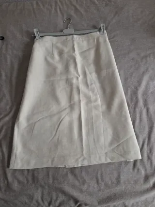 Conjunto blusa y falda beige