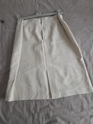 Conjunto blusa y falda beige