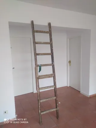 Escalera de madera antigua